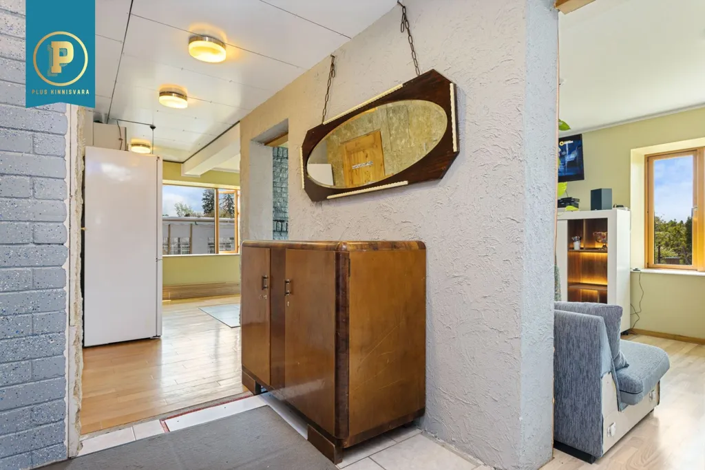 hallway_entrance