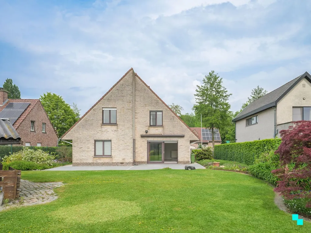 Exterior - Spacious Villa in Quiet Residential Area