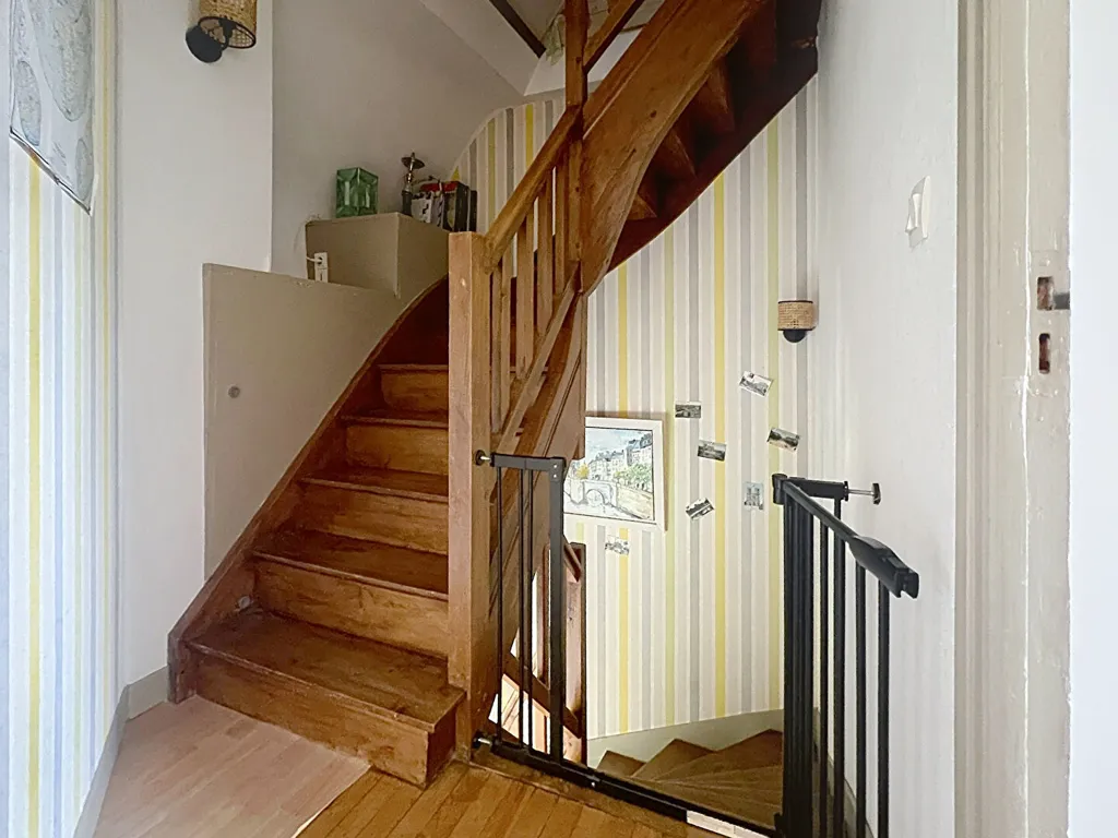 Pièces - Maison Jumelée avec Jardin et Garage à Caen