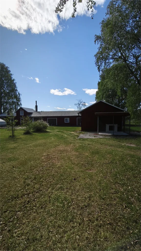 Välivaade - Charming Red Cottage with Garden in Junsele