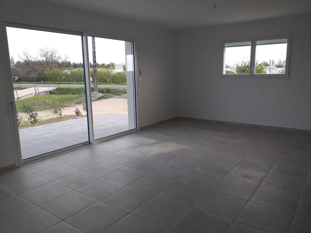 Pièces - Maison Neuve avec Terrasse à Moissac
