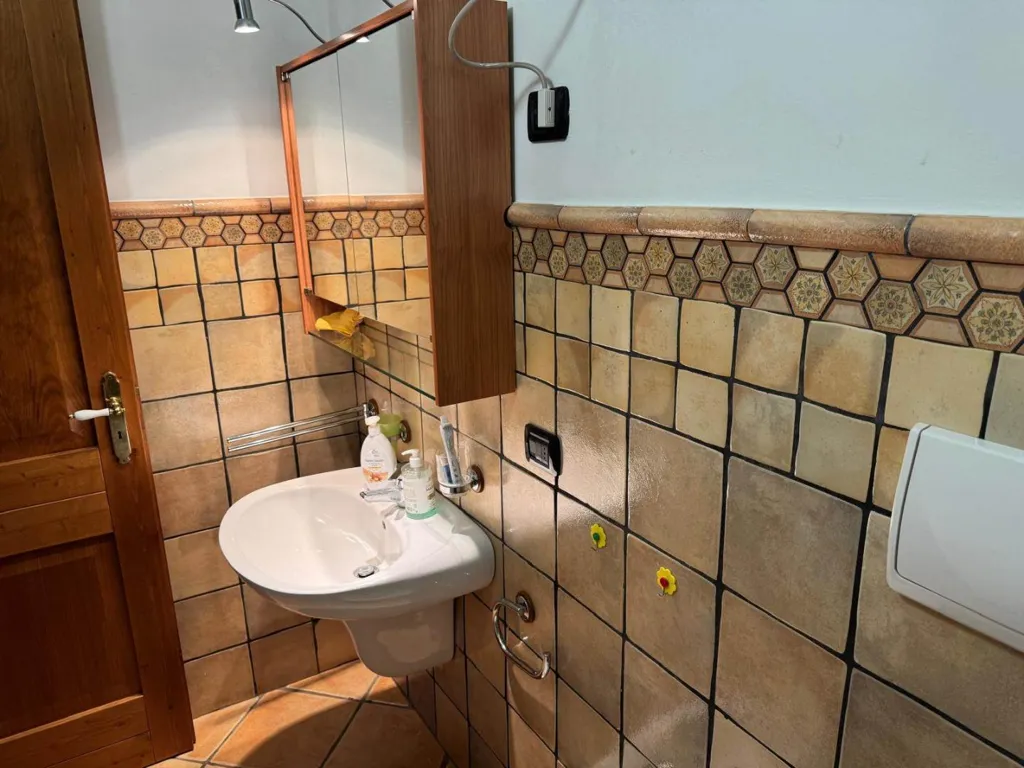 Vannitoad - Furnished Apartment with Pool View in Pisticci