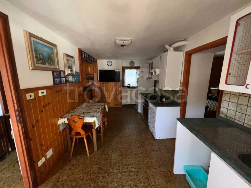 Cuisine - Detached House with Private Garden in Torre Pellice
