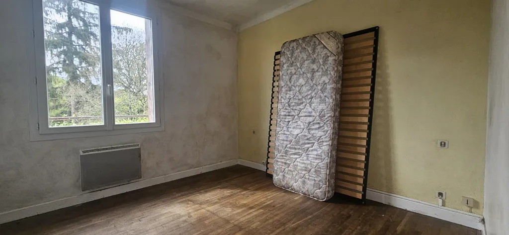Pièces - Maison de Plain-Pied avec Terrain Boisé à Callac