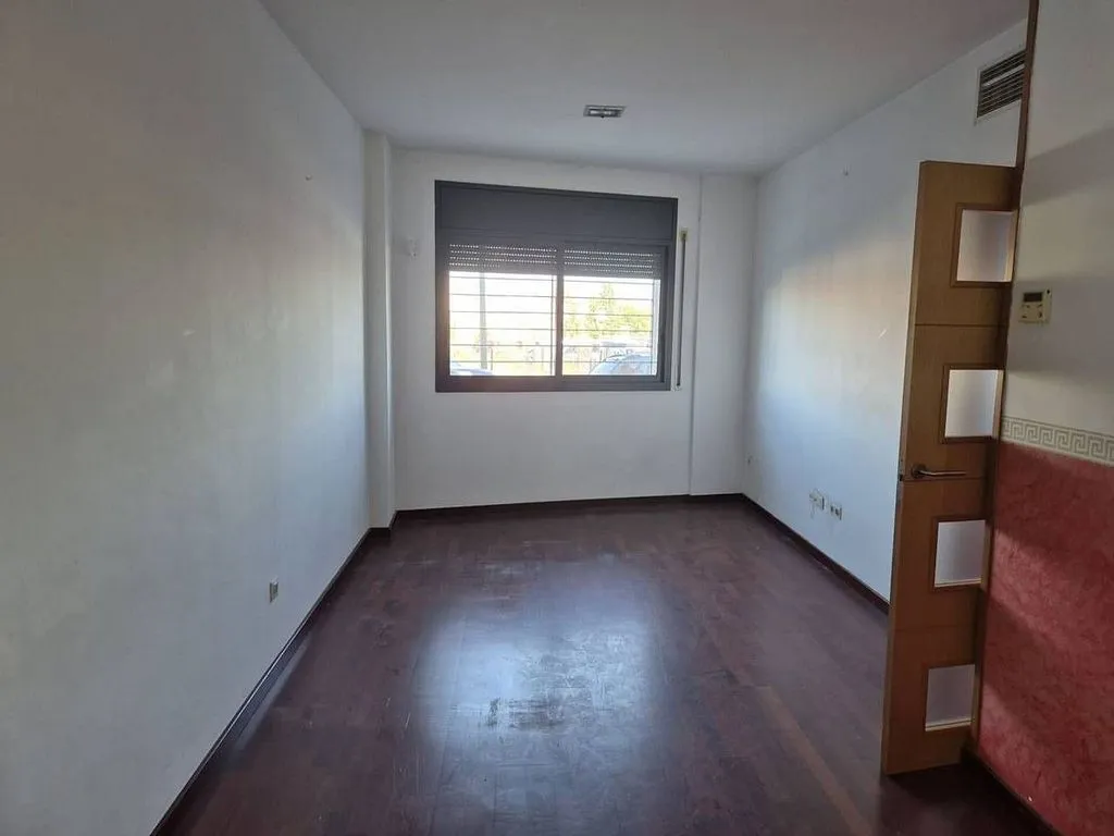 Pièces - 2-Bedroom Apartment with Garage in Ca n'Anglada