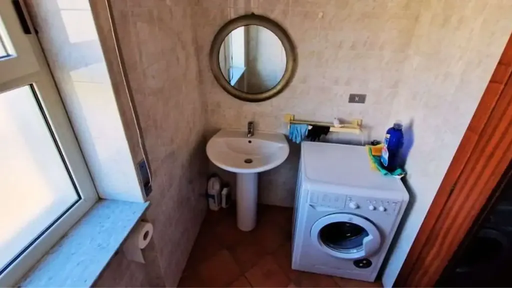 Salles de bain - Seafront Apartment with Balcony in Cetraro