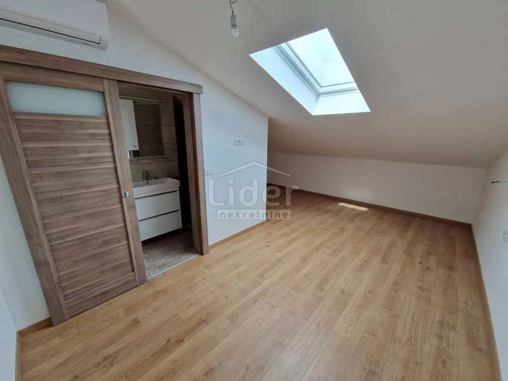 Rooms - Two-Storey Apartment with Terrace in Banjol, Rab