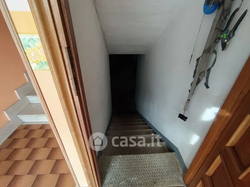 Pièces - Four-Room Apartment with Garden in Mathi