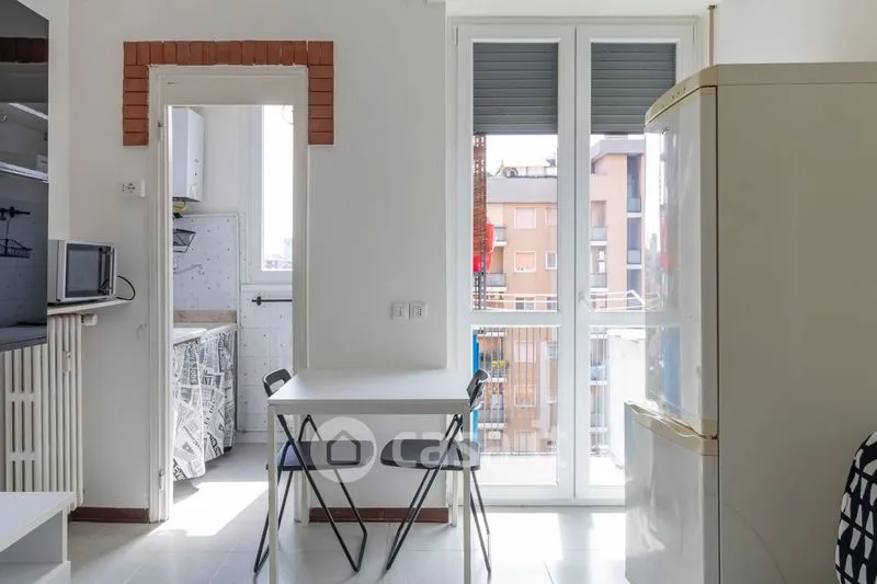 Köök - Brightly Lit Flat with Balcony in Milan