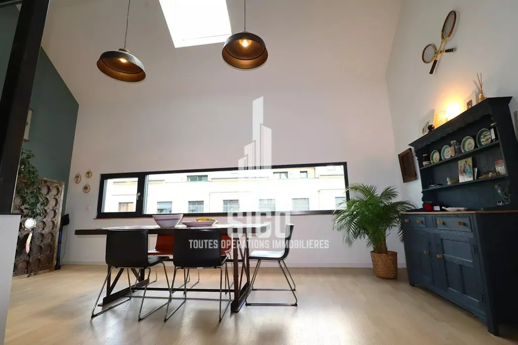 Salle à manger - Maison Libre de 3 Façades avec Hauteur Cathédrale à Hesperange
