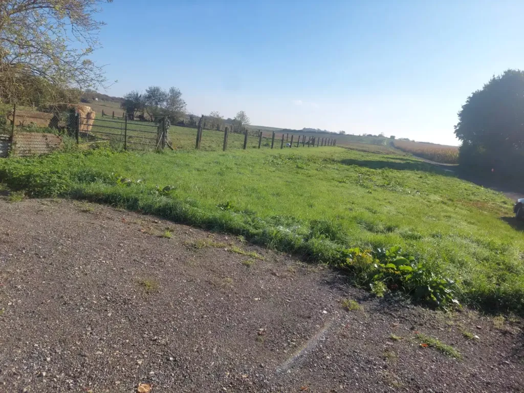 Aed - Buildable Land with South-East Exposure in Calm Area