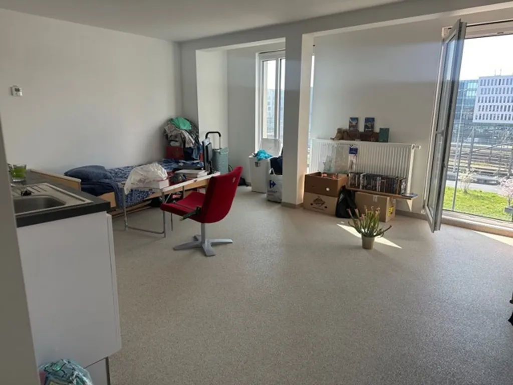 Cucina - Fully Renovated Studio with Park View in Leuven