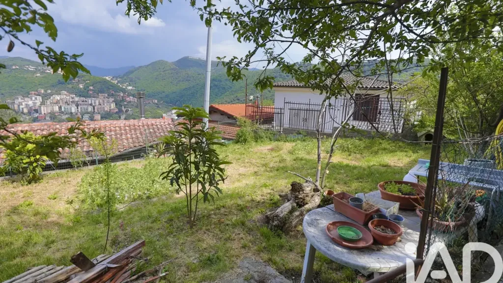 Garden - Villa with Sea View in Genoa Staglieno