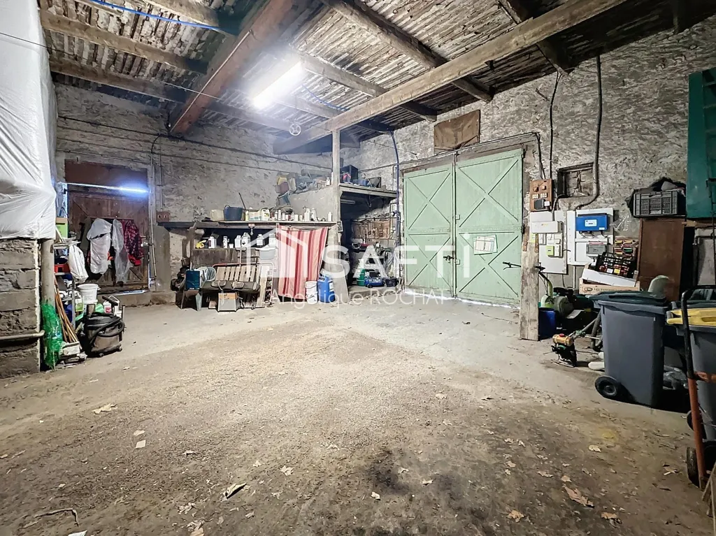 Garage - Maison Vigneronne avec Piscine à Magalas