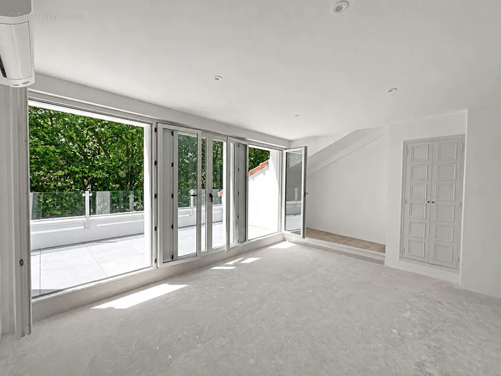 Soggiorno - Duplex Apartment with Three Terraces in Toulouse