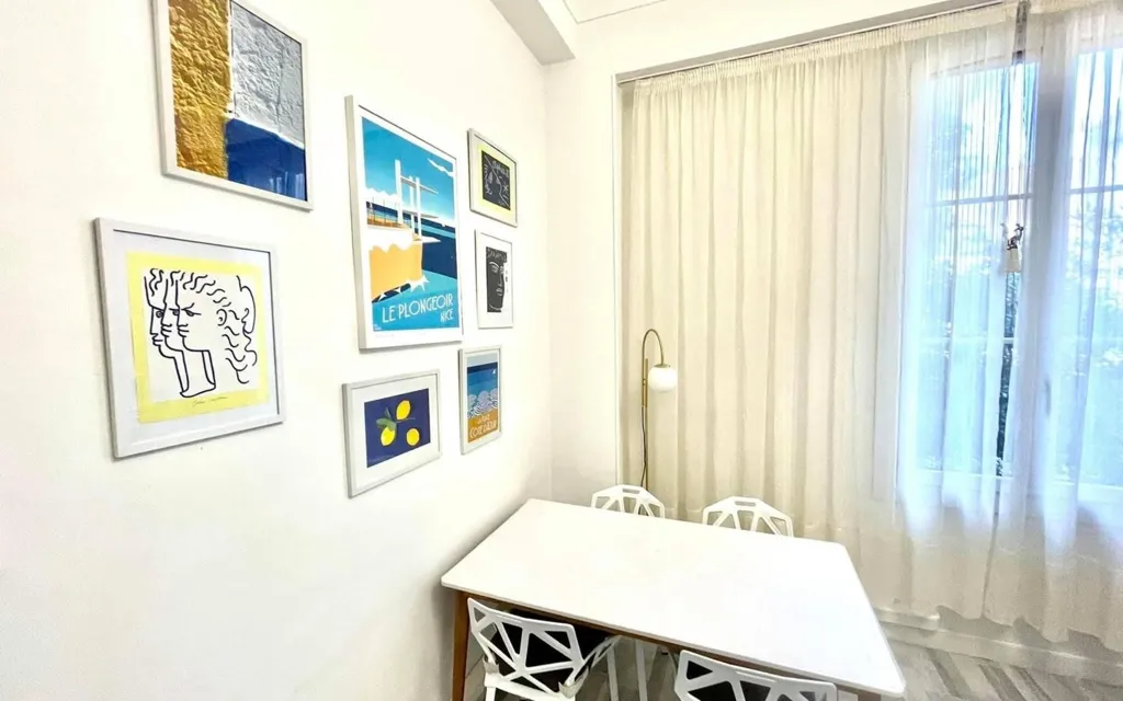 Sala da pranzo - Atypical 2-Bedroom Apartment with High Ceilings in Nice