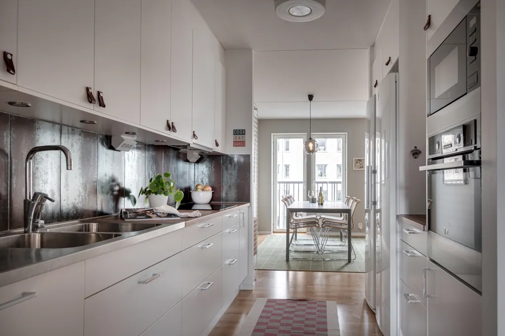 Cuisine - Modern Apartment with Two Balconies in Kvillebäcken