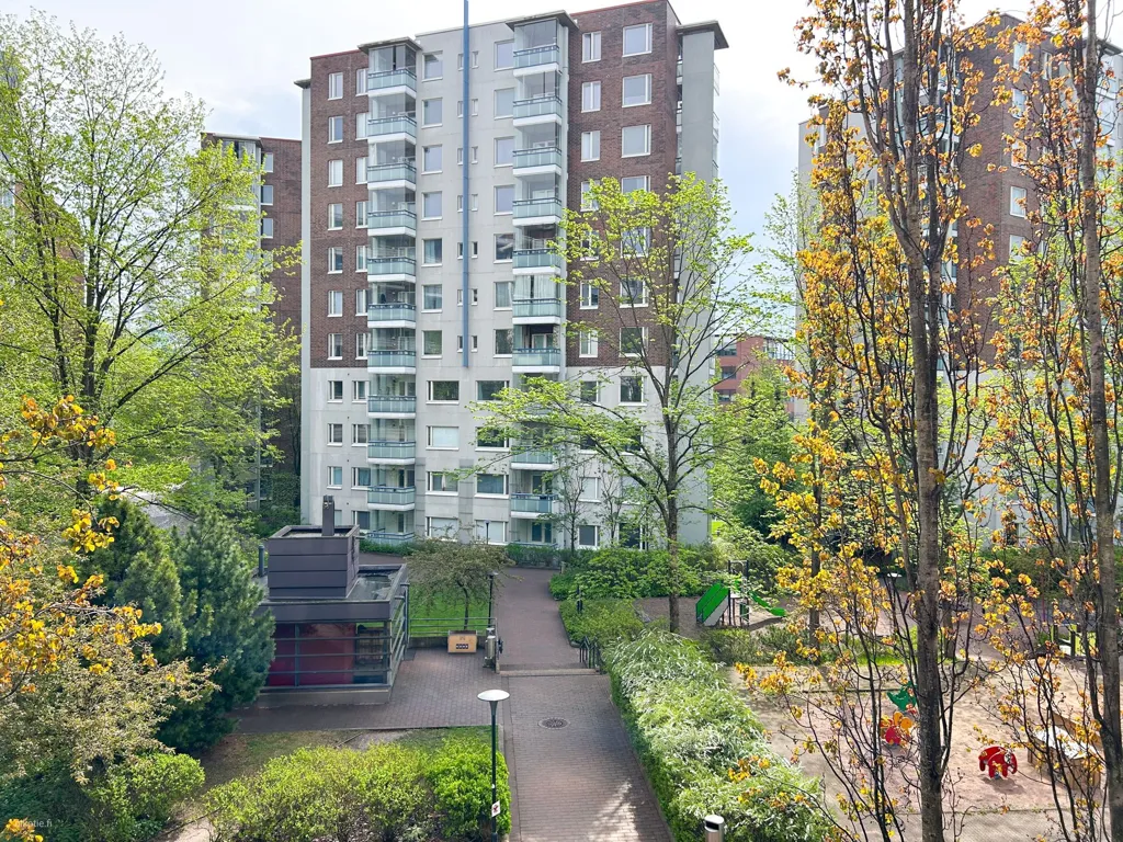 Garden - Renovated Flat with Private Sauna in Sörnäinen