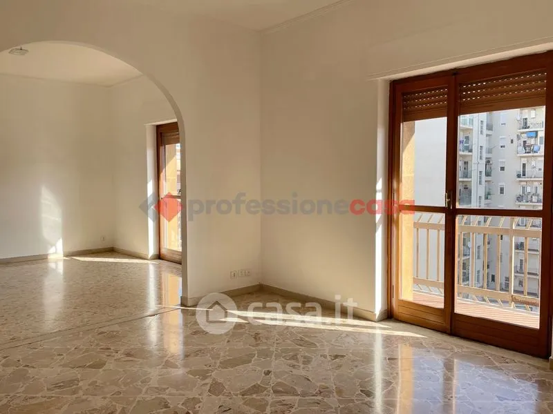 Rooms - Rented Apartment with Terrace in Catania