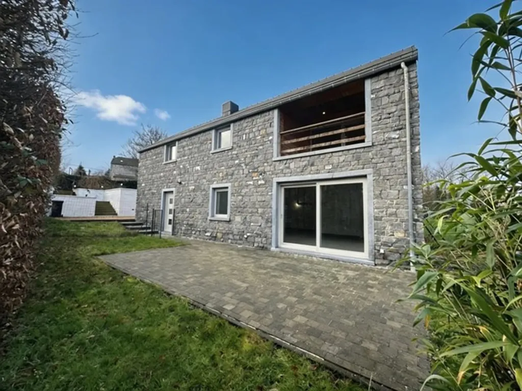 Välivaade - 3-Bedroom House with Terrace in Anhée