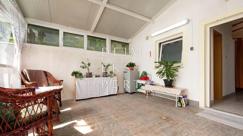 Terrasse - Family House with Garden in Šimunčevec, Sesvete