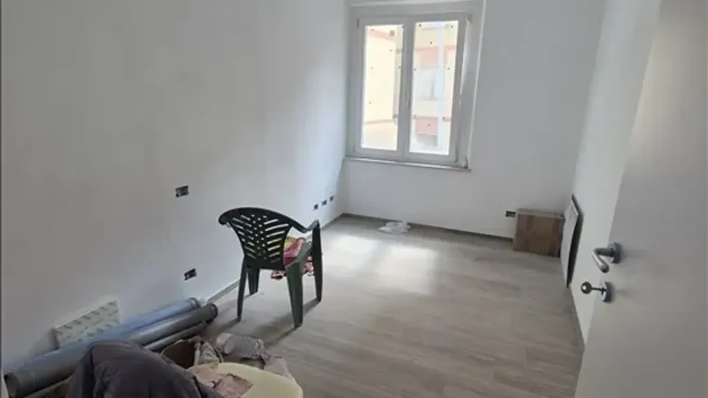 Pièces - Rear-Facing Apartment with Private Garden in Siena