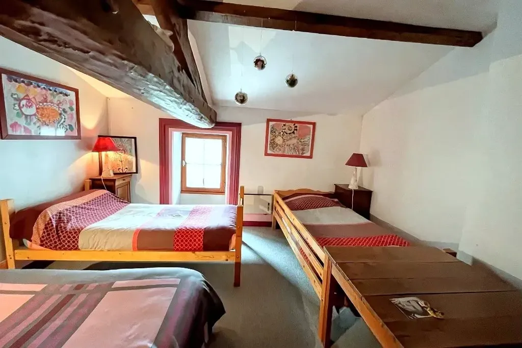 Chambres - Maison Rénovée avec Dépendances au Calme à Le Gua