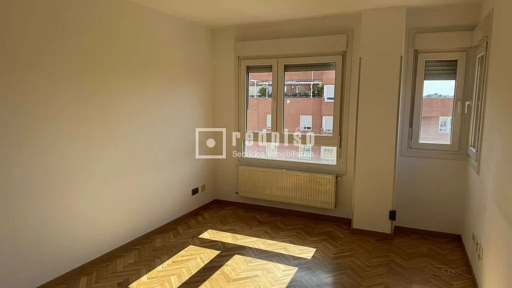 Pièces - Apartment with Pool in Las Rosas, Madrid