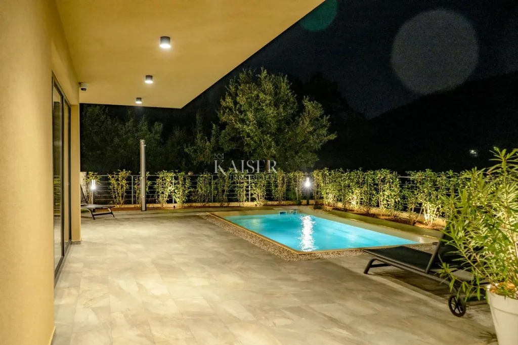 Bassein - Luxury Villa with Pool in Mošćenička Draga