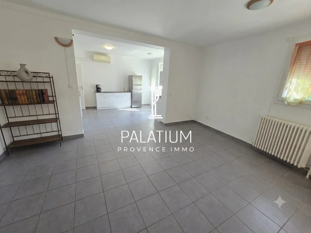 Elutuba - Mixed-Use Property with Garage in Digne-les-Bains