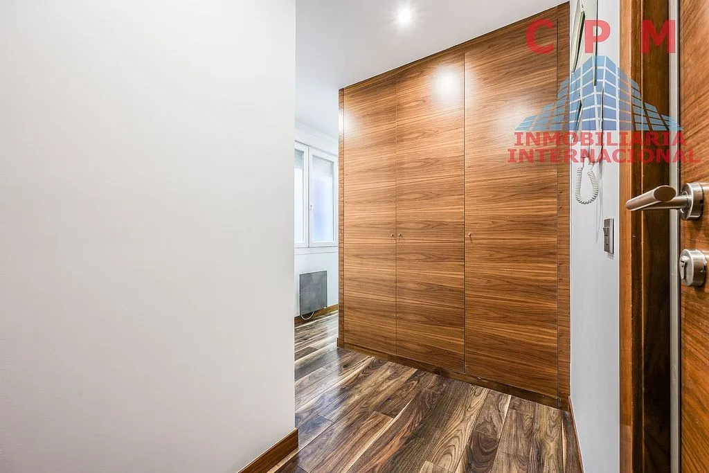 Ingresso - Luxury Apartment with Balcony in City Centre