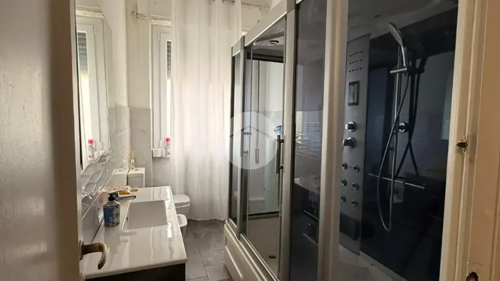 Salles de bain - Apartment with Balcony in Sampierdarena, Genoa