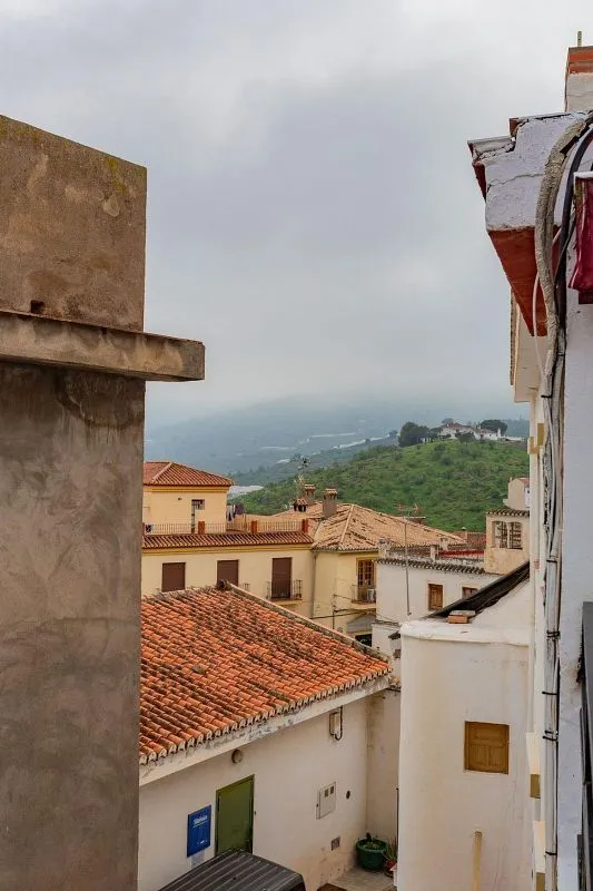 Balcon - Three-Bedroom House with Terrace in Ítrabo