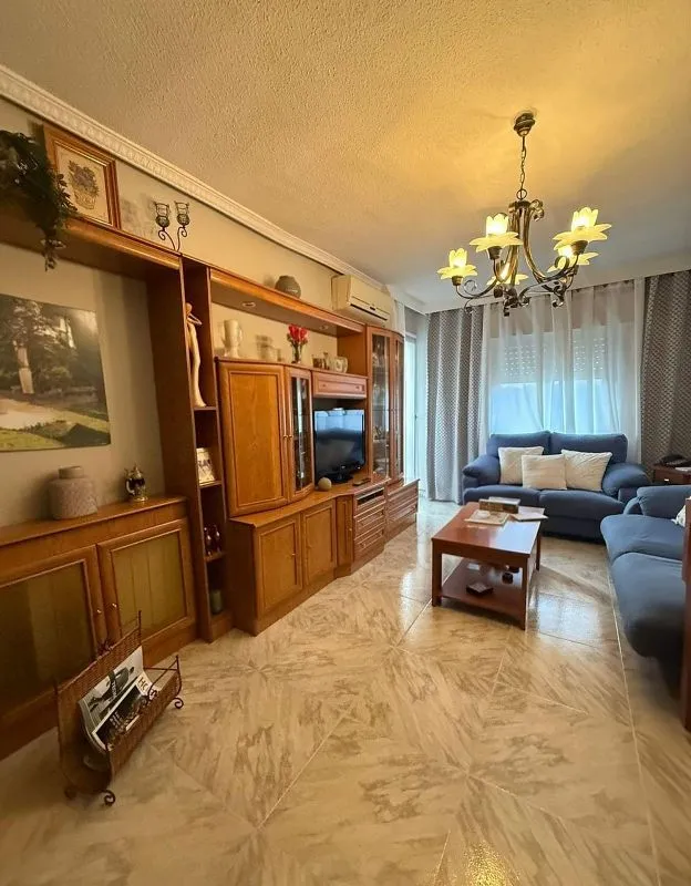 Elutuba - Apartment with Terrace in Reyes