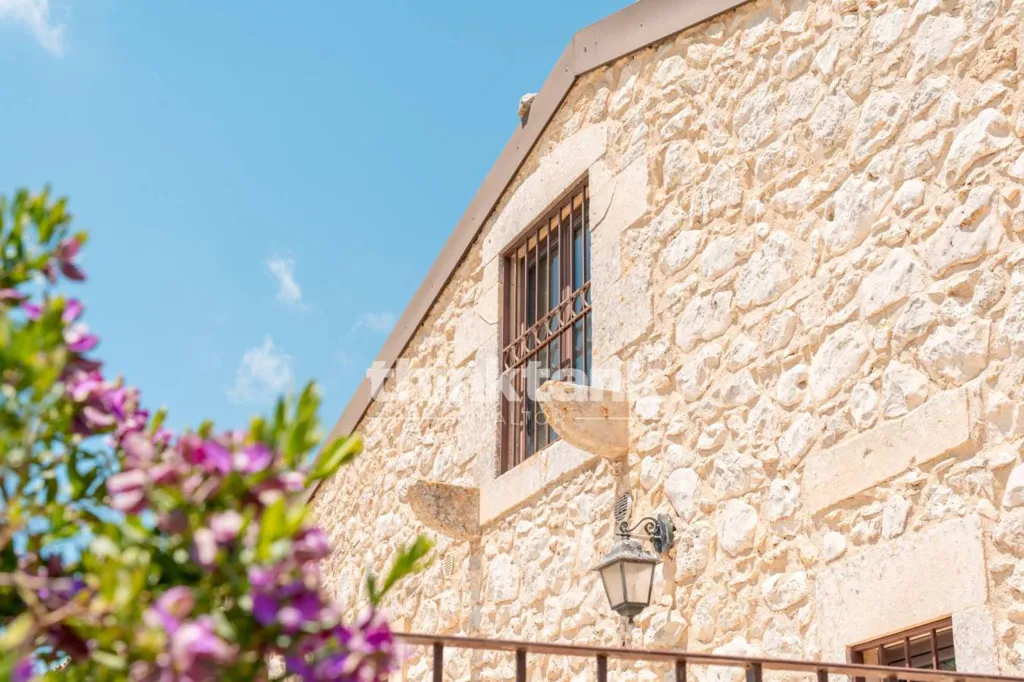 Välivaade - Rustic Villa with Pool in Ragusa