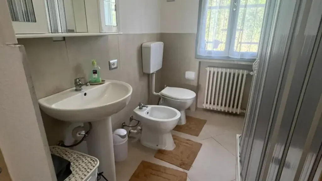 Salles de bain - Detached House with Workshop in Trecenta