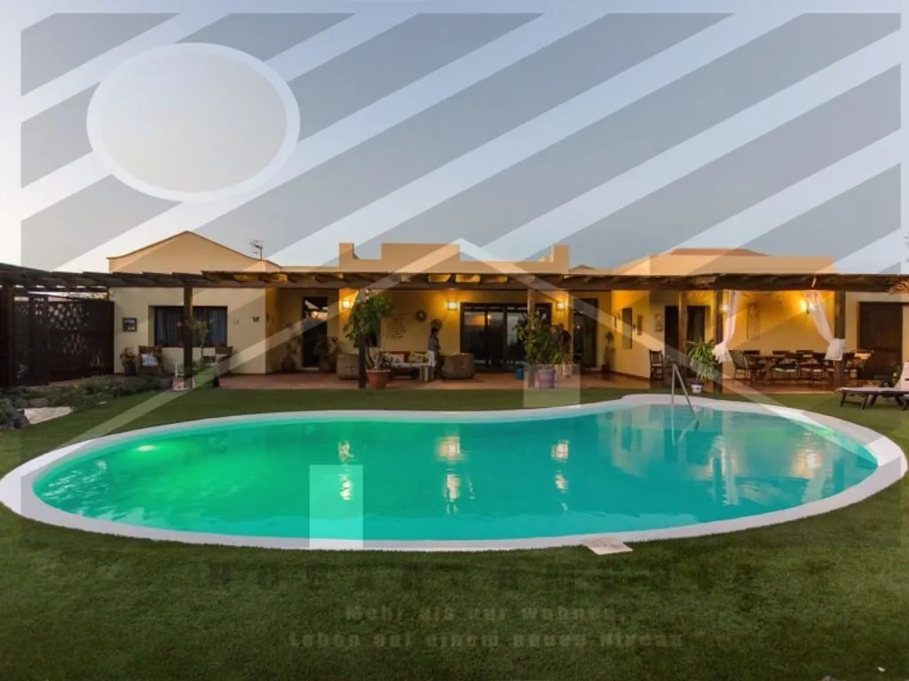 Bassein - Luxury Villa with Dual Pools in Lajares