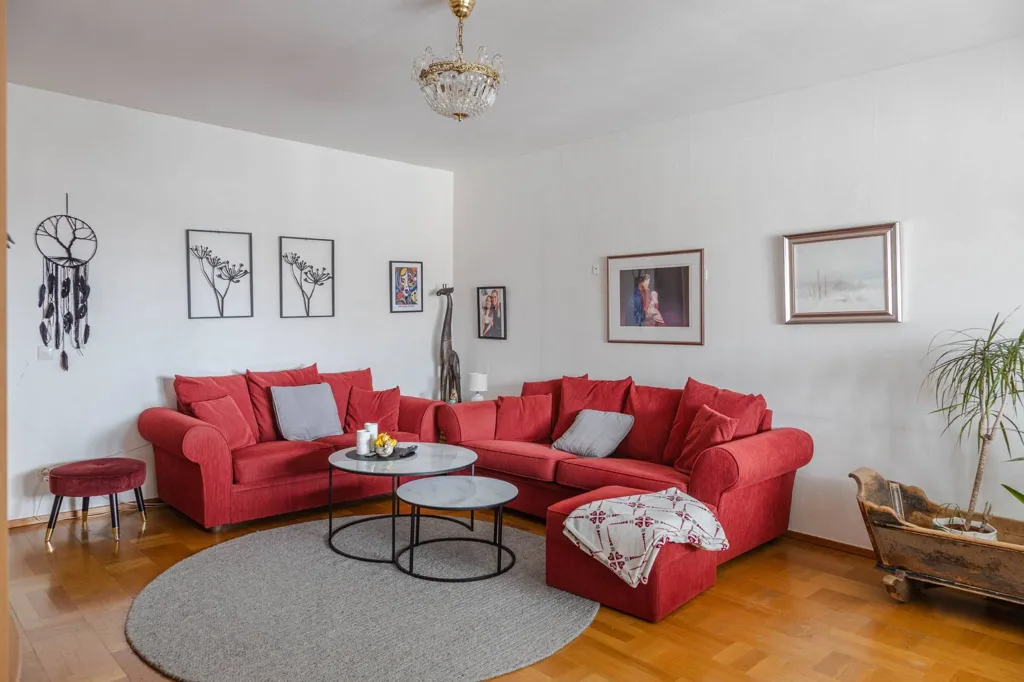 Elutuba - Apartment with Balcony and Forest View in Eskilstuna