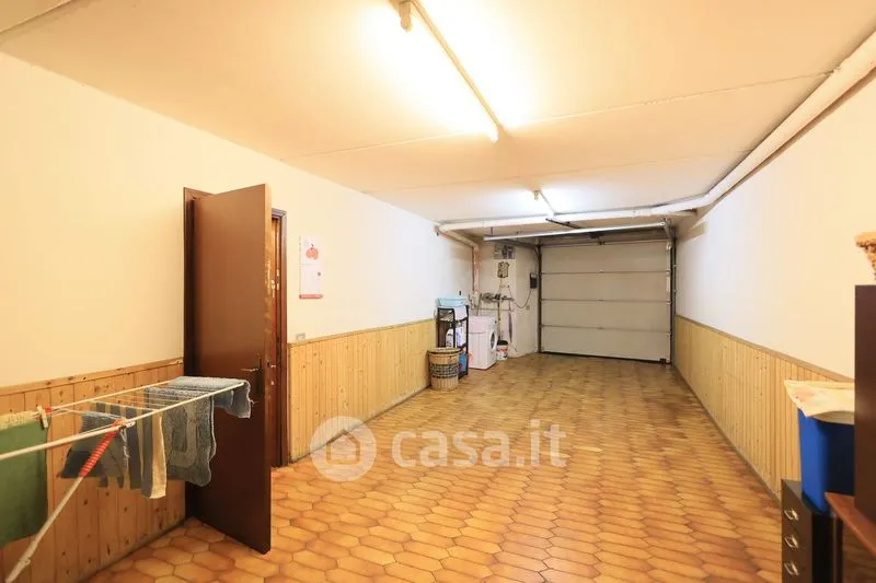 Garaaž - Terraced House with Private Garden in Rubiera Centre