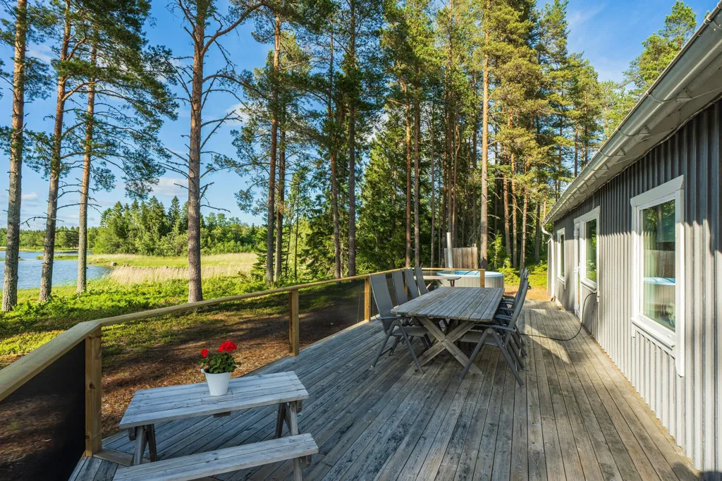Terrace - Cottage with Water View near Coast