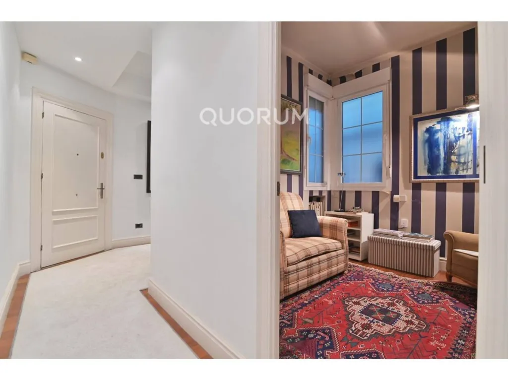 Entrée - Señorial Flat with Park Views in Abando, Bilbao