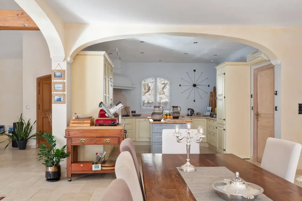 Salle à manger - Villa Néoprovençale avec Piscine à Biot