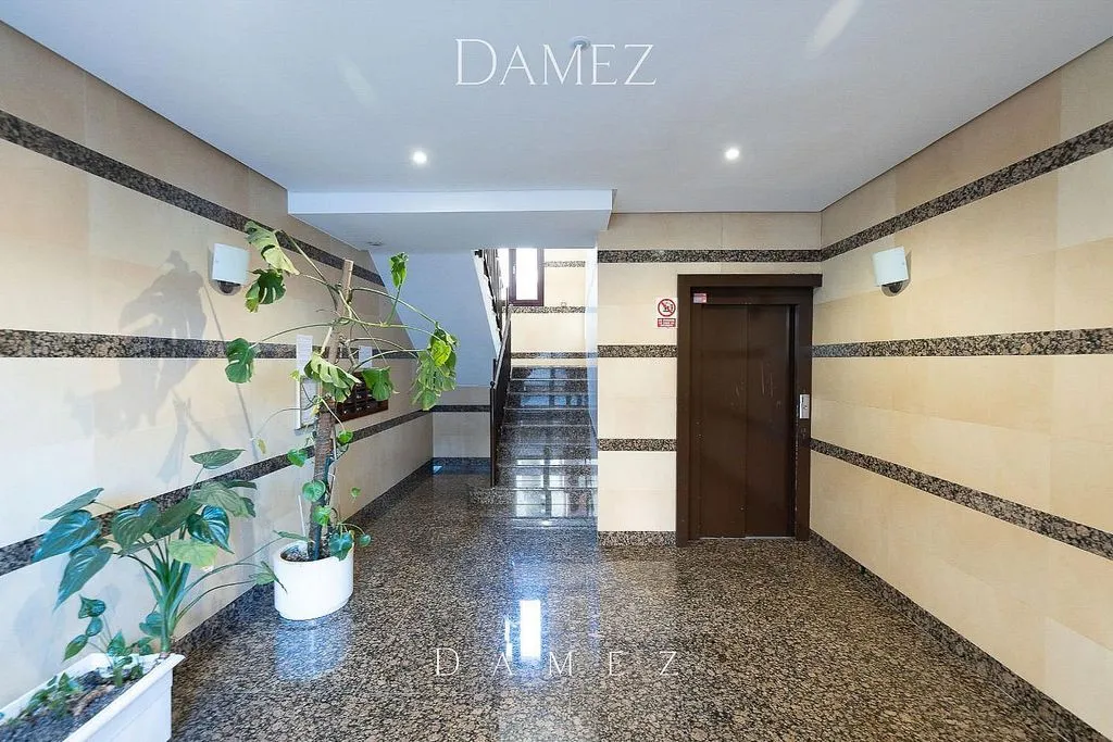 Esik - Apartment with Pool in San Blas, Madrid