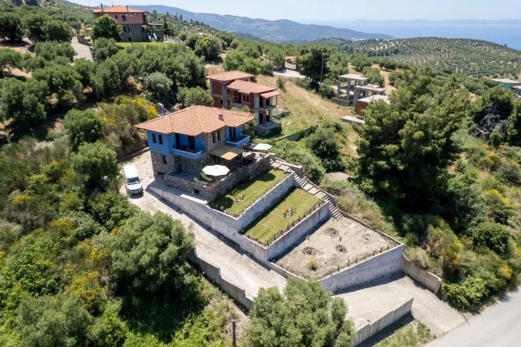 6-toaline maja asukohas Sithonia