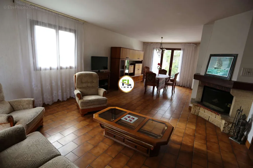 Séjour - Maison avec Terrasse et Jardin à Acheres
