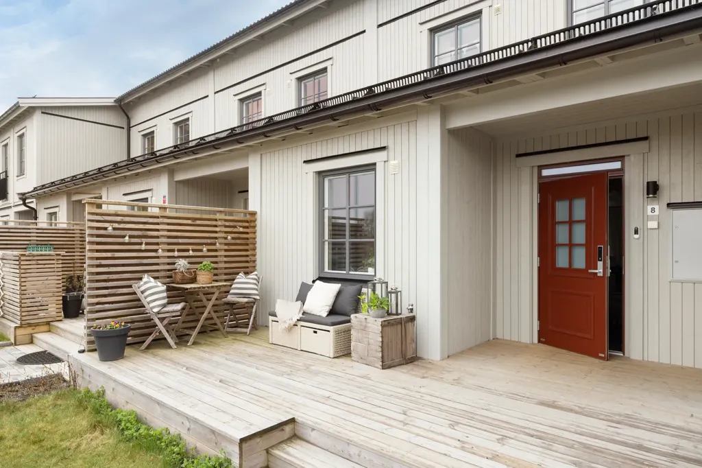 Terrasse - Modern Gable-Tudor House with West-Facing Terrace in Nynäshamn