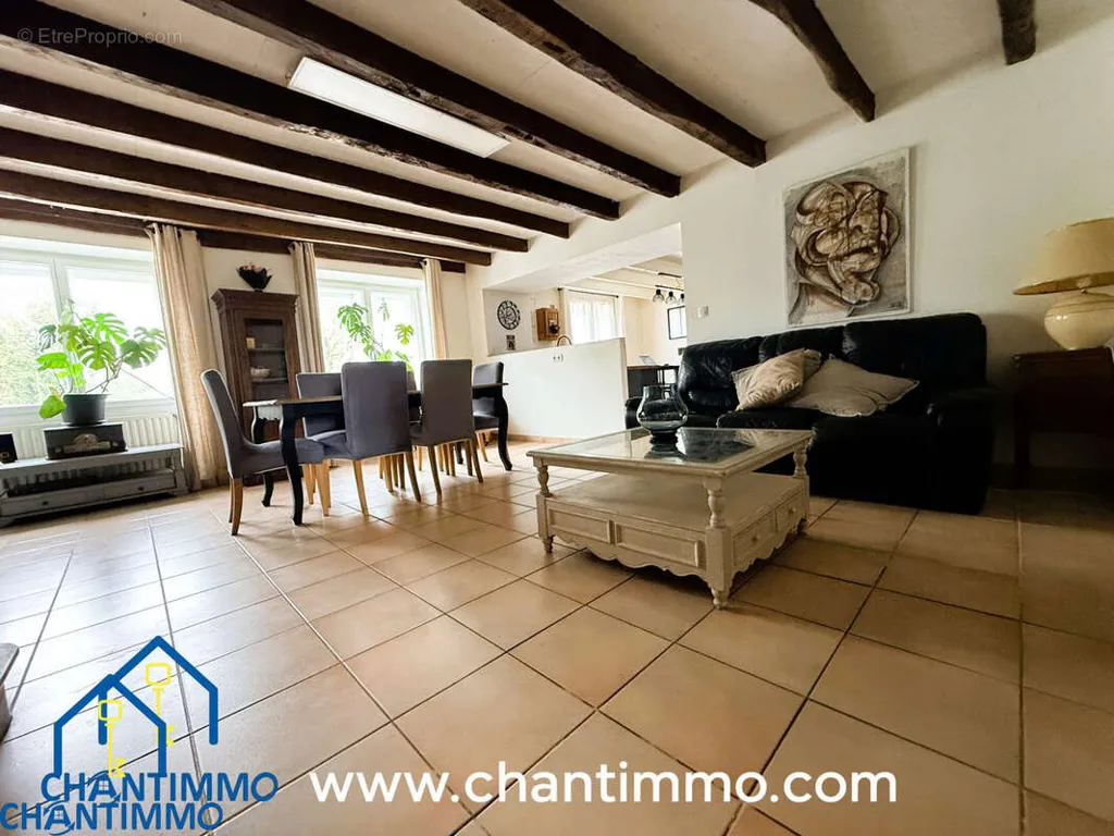 Maison 8 pièces à La Caillere-Saint-Hilaire