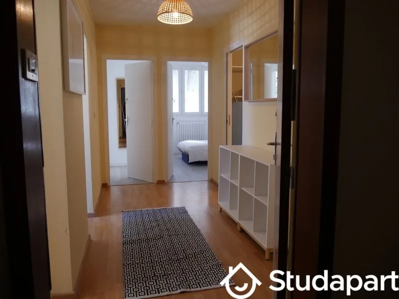 Esik - Shared Flat with 3 Bedrooms in Saint-Sébastien-sur-Loire