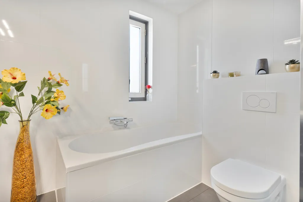 Salles de bain - Semi-detached House with Garden in Almere