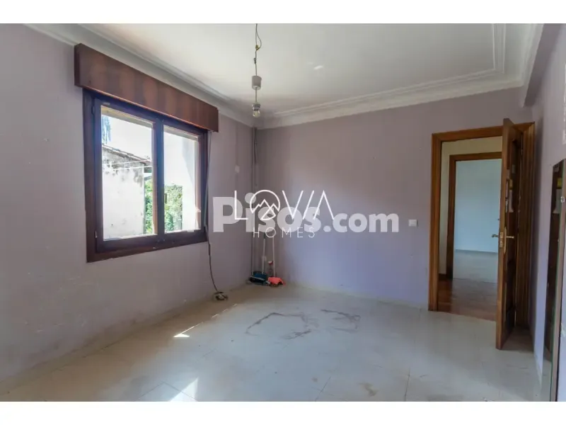 Rooms - Large House with Garden in Adarzo, Santander